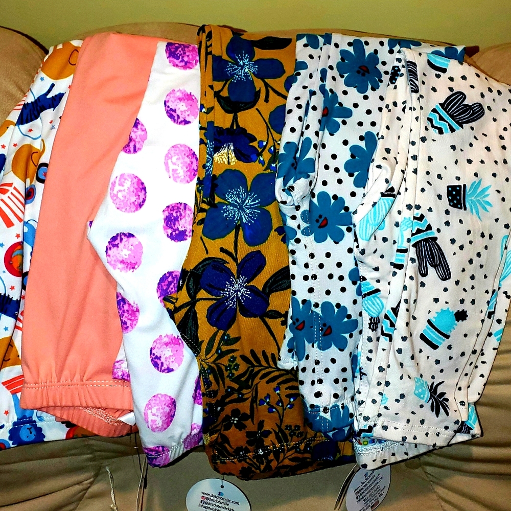 Dot Dot Smile Leggings NWT Size 5/6 SOFT